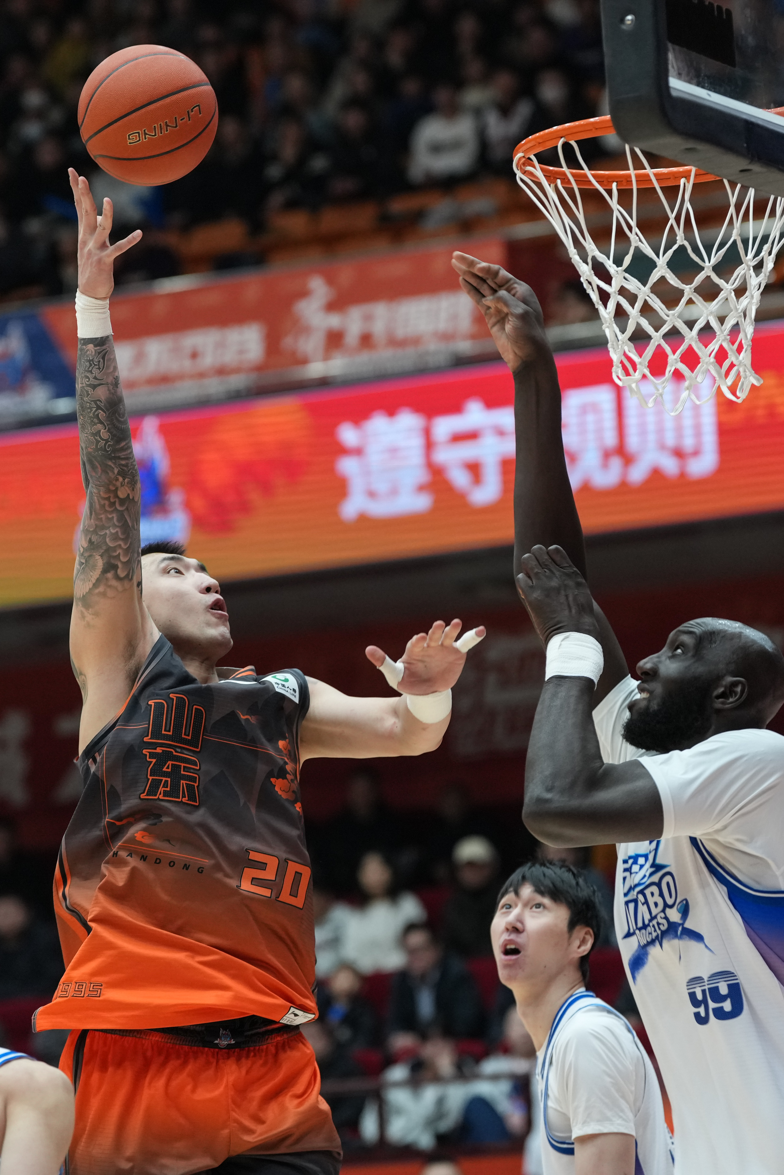 金年会官网关于太狠了！新疆广汇围绕意大利杯远射贴柱山东泰山围绕CBA季后赛篮板制胜，上海久事手感冰凉备战欧超杯的信息